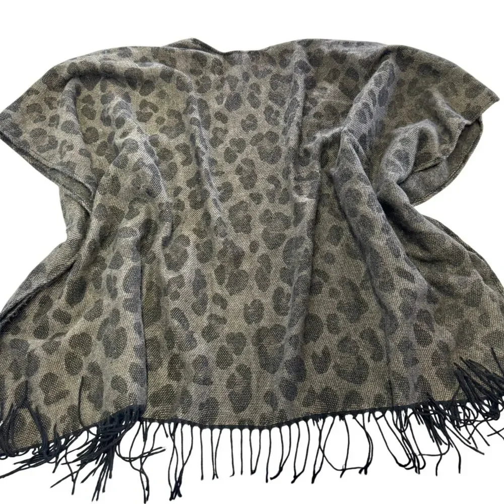 Woolrich Cardigan Womens One Size Lana Leopard Cozy Soft Blanket Wrap‎ Oversized - Picture 3 of 7